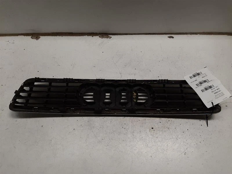 Grille Model VIN D 8th Digit Upper 1999 2000 2001 2002 AUDI A4  - Imagem 2 de 4