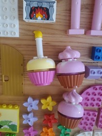 70+ Pieces Lego Duplo Princess Castle 6154 Cupcakes Flowers Parts Bricks Blocks