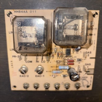 Carrier Bryant HH84AA011 Furnace Control Circuit Board used Working #P112