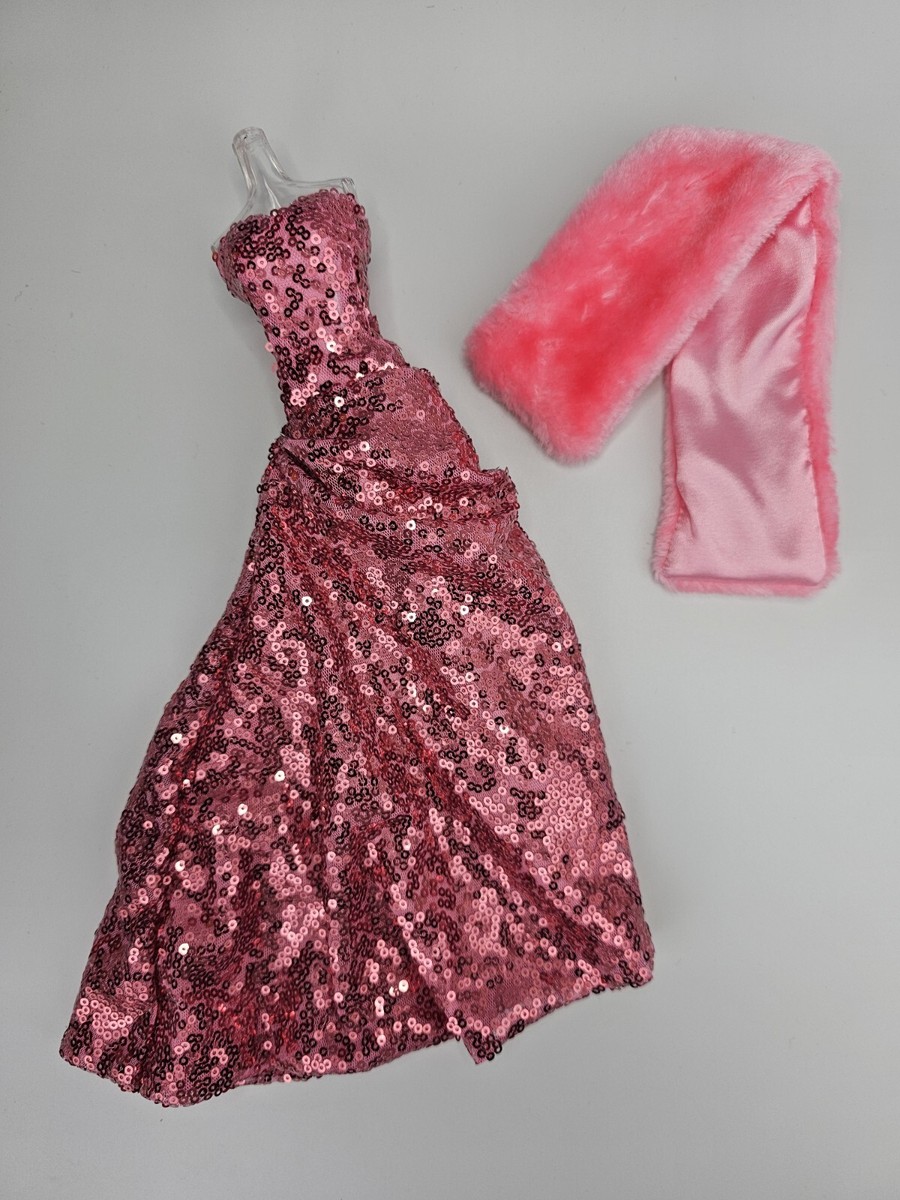 pink sequin barbie dress This Barbie likes to party! #halloween2025#barbiegirl #fashionistabarbie I made this pink sequin Barbie dress last year, it was so fun I had to take her for another spin!