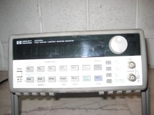 HP 33120A 15 MHz waveform generator
