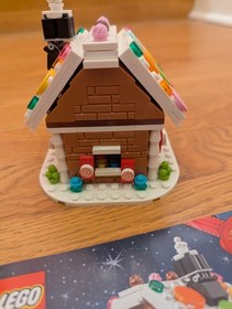 Lego 2015 Limited Edition Gingerbread House-40139 Complete With Manual