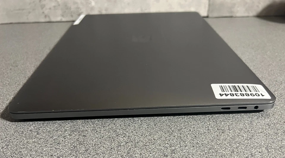 Apple MacBook Pro 15" i7 Quad Core 2.8GHz 500GB SSD 16GB RAM Radeon Pro 560 4GB - Image 4 of 4