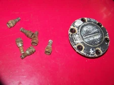 86-98 SUZUKI SAMURAI SIDEKICK GEO TRACKER - (6) MANUAL LOCKING HUB BOLTS  W/DIAL