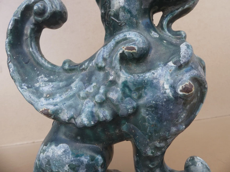 Ancienne paire de chenet chimère ailée fonte émaillée support de barre cheminée - Photo 4/4