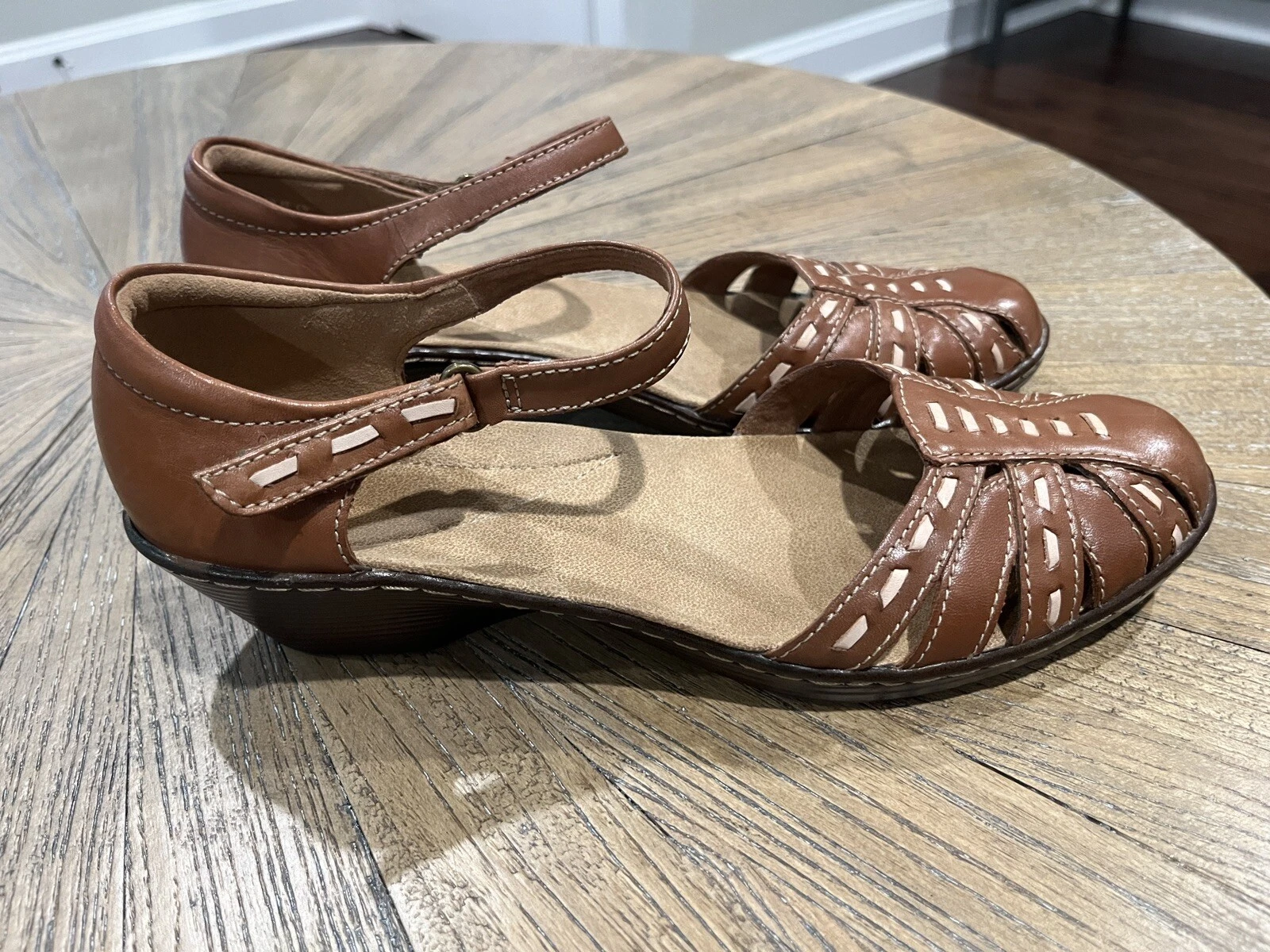 Sandali scarpe Clarks Wendy Estate pelle marrone taglia 9 5 cinturino regolabile comodi