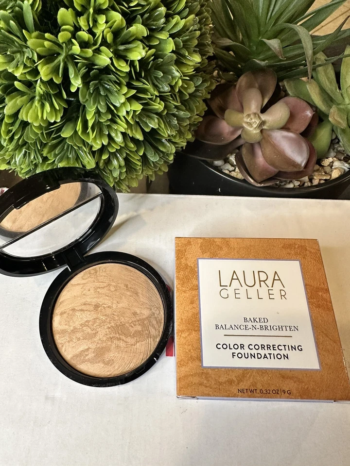 Laura Geller Baked Balance-n-Brighten Color Correcting Foundation Golden Medium. - Image 2 of 4