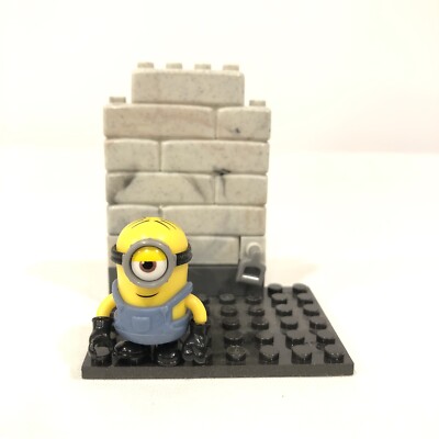 MEGA BLOKS MINIONS STUART MINI FIGURE FROM FLYING HOT DOGS PLAY SET CNF51 2015