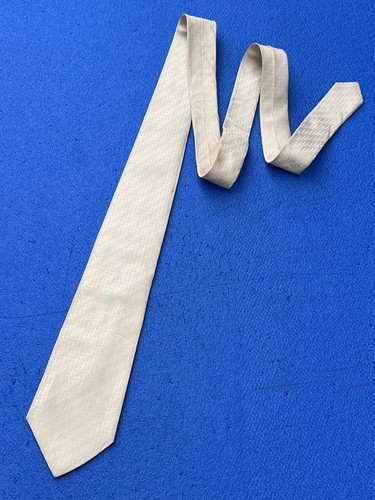 Authentic Christian Dior Monogram Dior Design On White 100 % Silk Necktie Tie - Picture 10 of 12