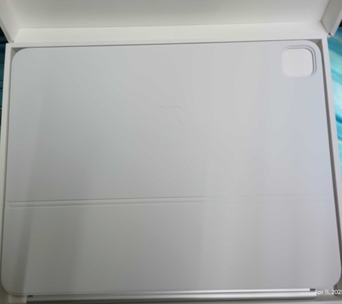 Genuine Apple Magic S Keyboard For Apple iPad Pro 13-inch (2024)-White - Picture 2 of 3