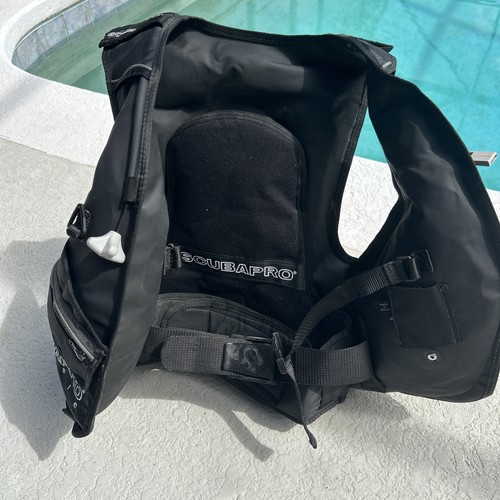 Scubapro Classic  BCD. Size Small.