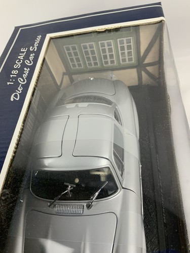 Maisto 1:18 Mercedes CLK-GTR GT Racing Warsteiner auto pressofusa argento nuova con scatola - Foto 3 di 10