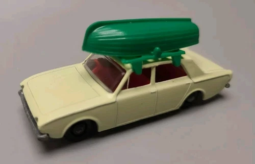 Matchbox Lesney Recreational Car & Boat No 45 Ford Corsair a12