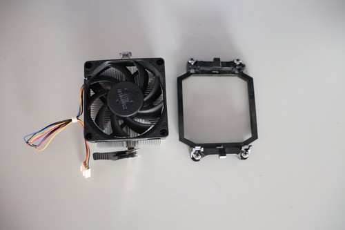 CPU - Lüfter-Kühler-Computer-Ventilator- mit Halterung