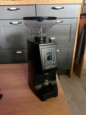 Eureka Atom Digital Kaffeemühle   schwarz   gebraucht   ungereinigt