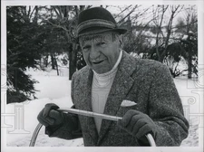 Press Photo J.J Francis Invents New Show Shovel - nee11329