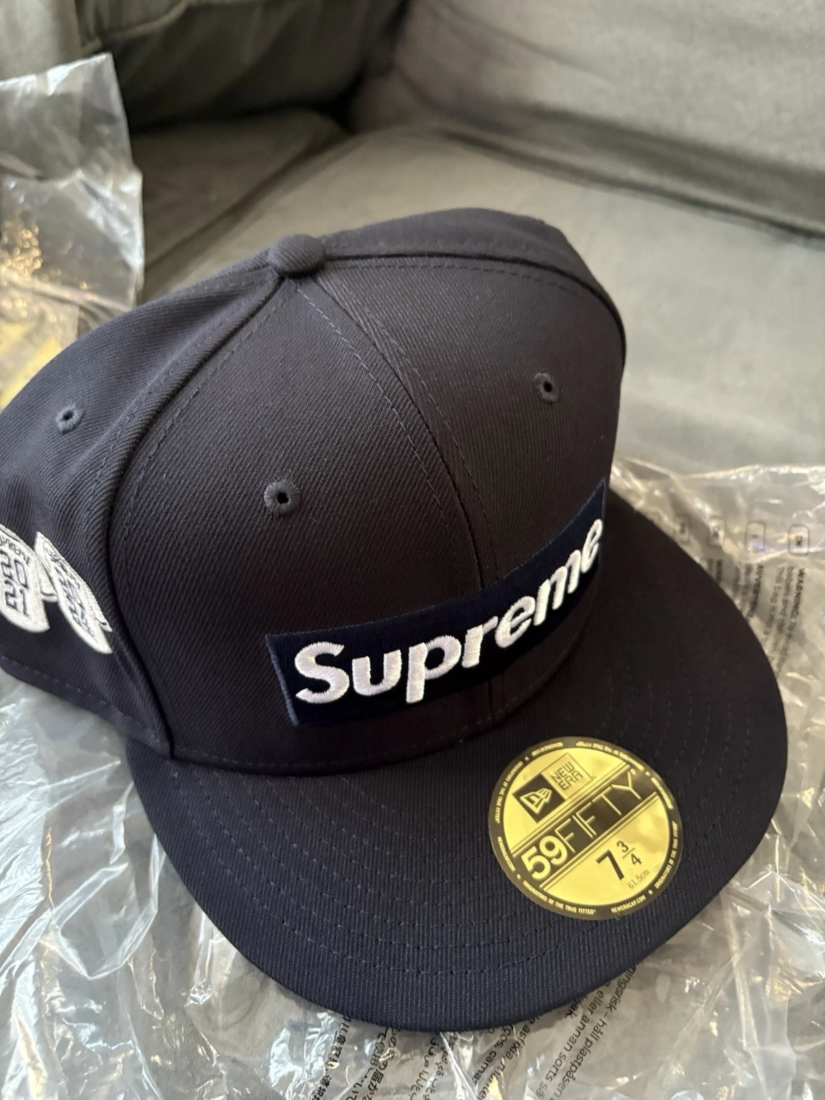 SUPREME JERSEYS BOX LOGO NEW ERA CHAPEAU BLEU MARINE TAILLE 7 3/4