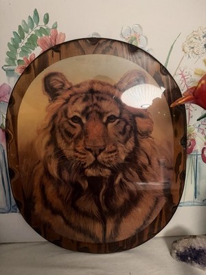 oil painting-style print of a tiger- Decorative Plate (wood Grain)
