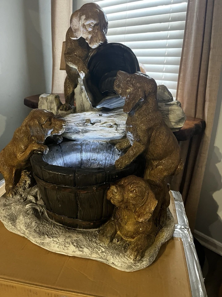 Diseño Toscano - Cubo para Cachorro Verter Piedra Resina Unida Fuente de Jardín Foto 2 de 4