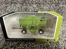 2024 SPECCAST 1:64 PARKER Green 2600 Gravity Grain Wagon NEW!