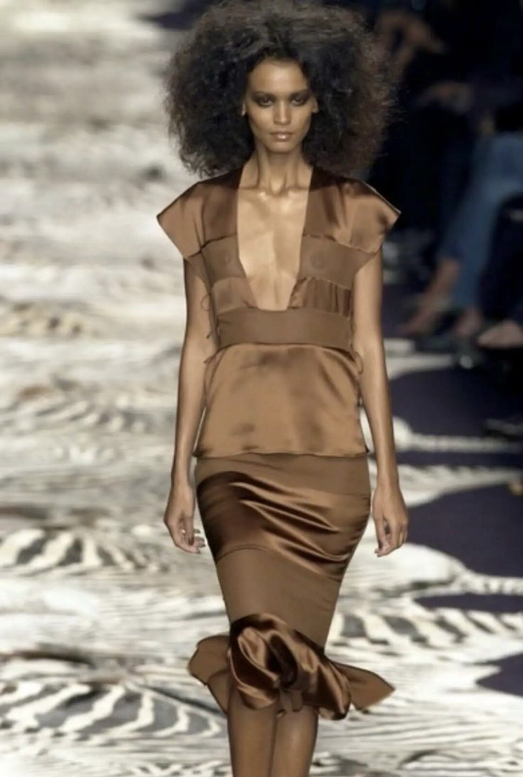 Abito in seta YVES SAINT LAURENT di TOM FORD. PISTA! FR36. Splendido!