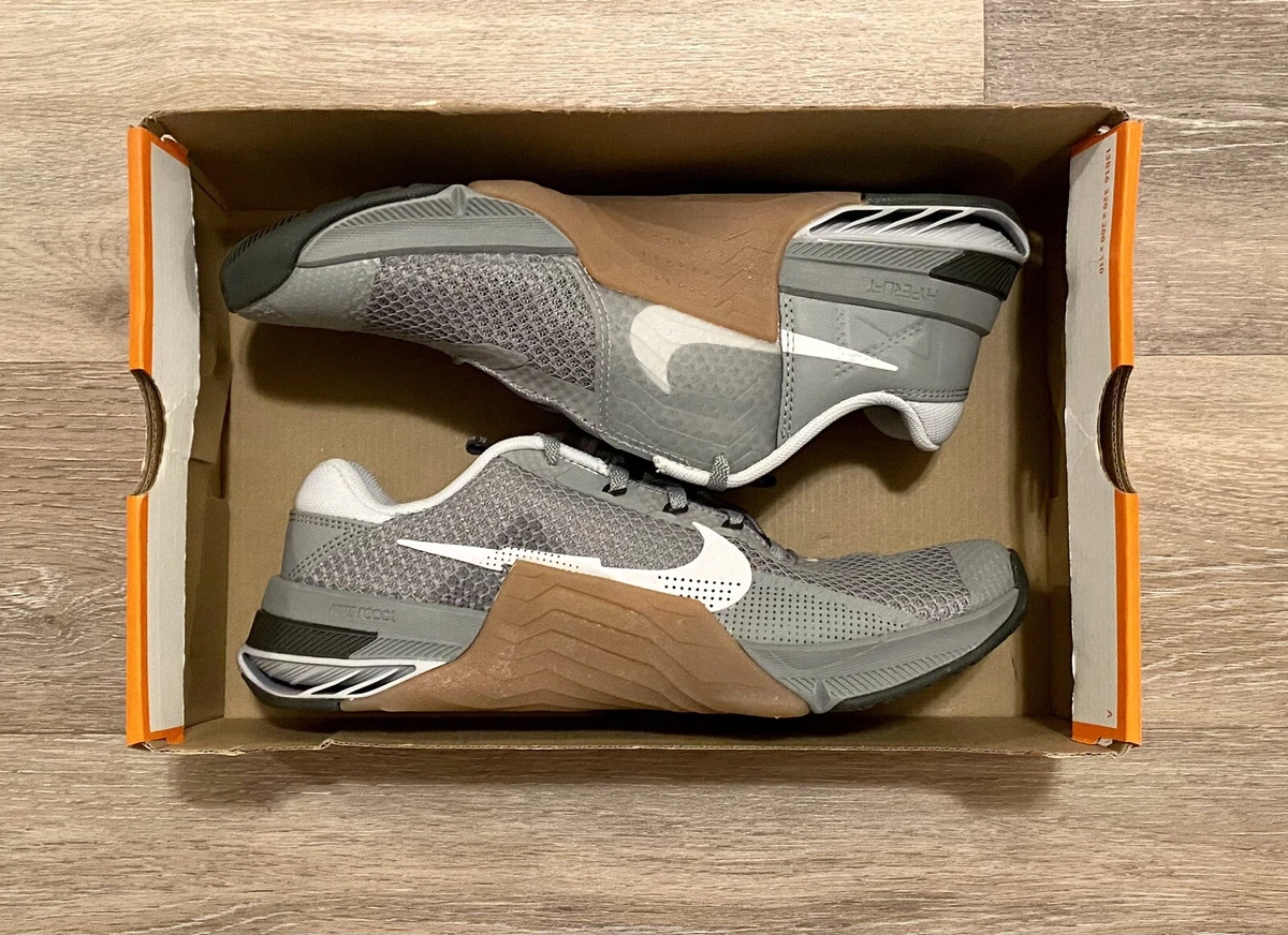 Nike Metcon 7 Particle Grey Gum White CZ8281 011 Men s Size 7.5 Women s Size 9