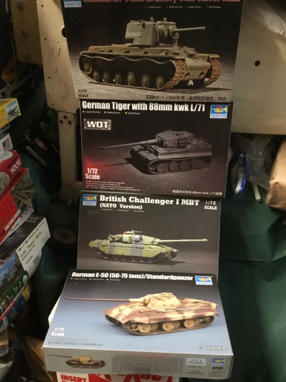 Job lot 4 x Trumpeter 1:72 - challenger,standardpanzer,tiger,m1942 heavy