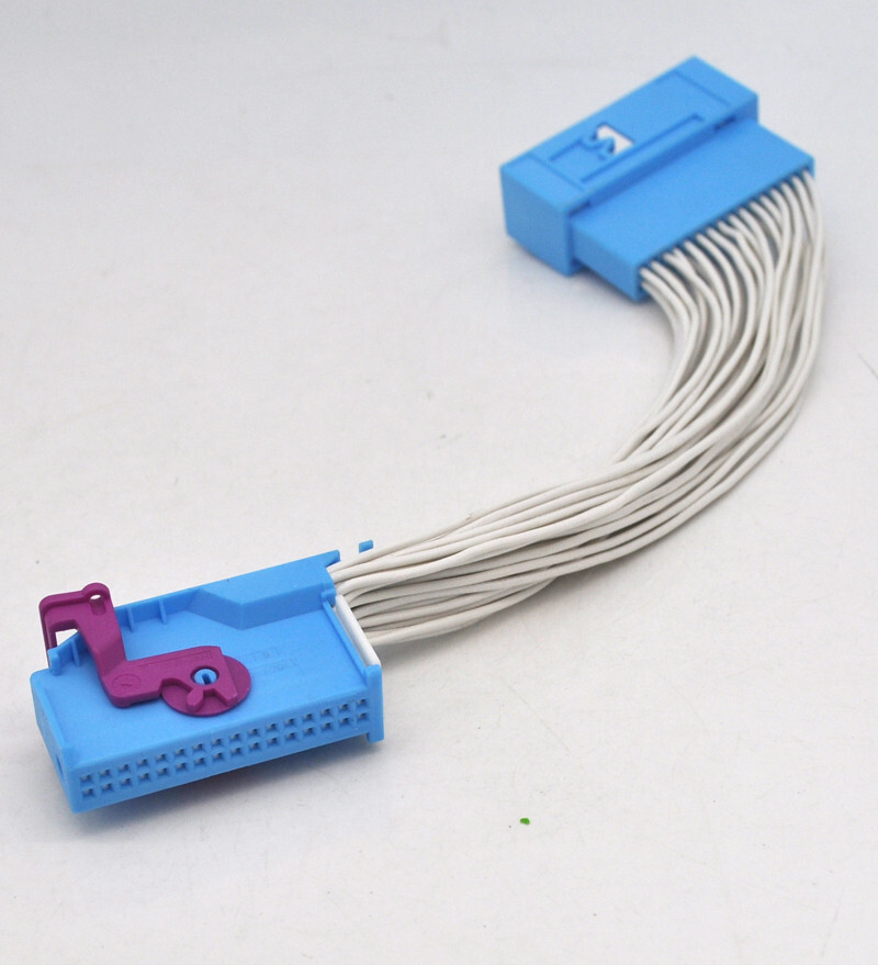 Retrofit amplifier Speaker cable adaptor full 32 pin For Bmw F01