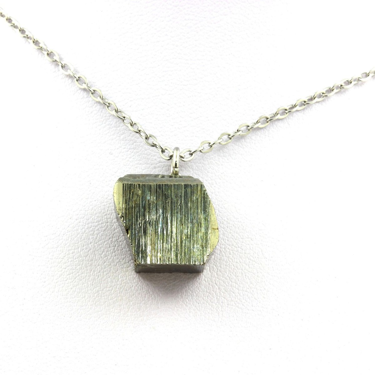 Collier Pierre Brute Pyrite - 58.3 Carats - Provenance Ambas Aguas, Espagne - Neuf