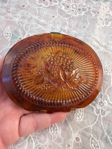 Diseño de hojas de uva compactas Lucite vintage ovaladas - Imagen 7 de 8