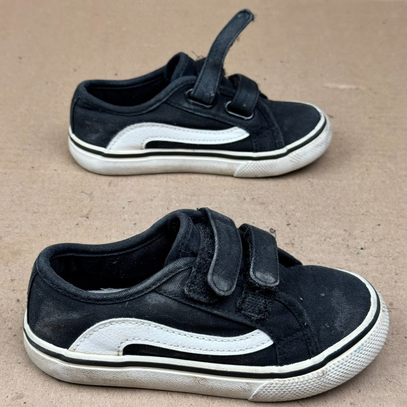 Wonder Nation Toddler Boys Size 9 Black Canvas Double Hook & Loop Sneakers