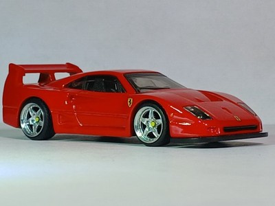 Hot Wheels Ferrari F40 Competizione HW Exotics #198/250 4/5