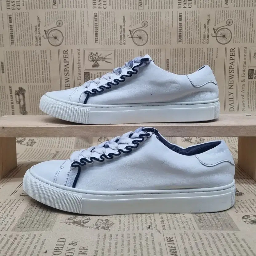 Tory Burch Ruffle Leather Sneakers Women 7 thumbnail 4