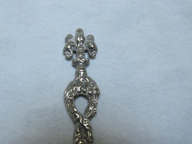 Picture 2 of 6