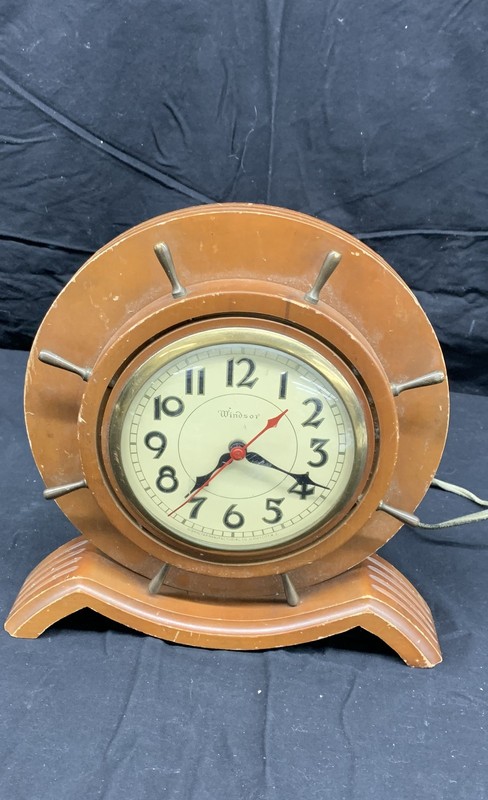 Vintage Windsor Ships Wheel Mantle Clock
