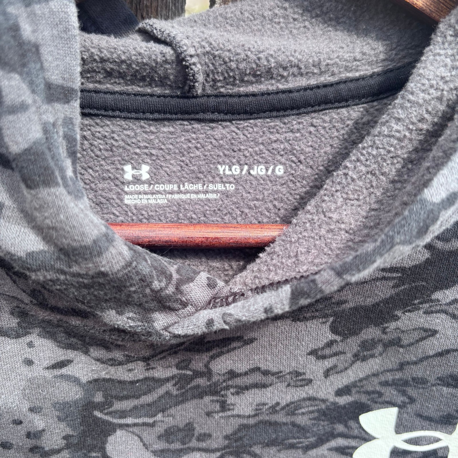 Under Armour Size Youth YXL Camo Hoodie Black Gray Long Sleeve thumbnail 4