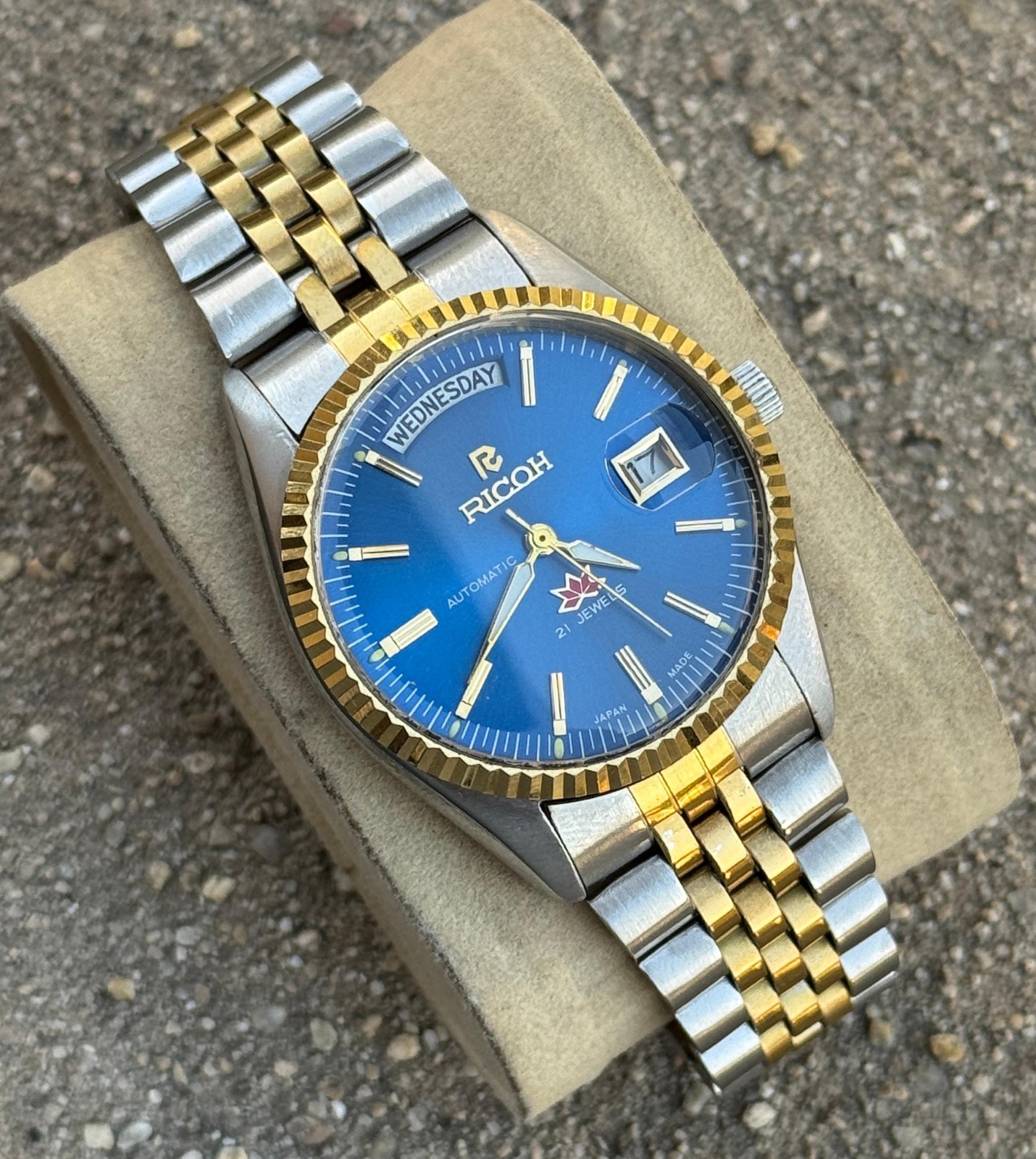 Ricoh Vintage Japan Day Jewels Tone Date 21 President Men's Two Automatic Watch - VintageWatches.PK Ricoh Vintage Japan Day Jewels Tone Date 21 President Men's Two Automatic Watch - vintagewatches.pk