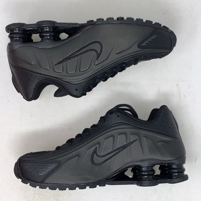 ナイキ shox r4 ブラック Nike Shox R4 Black Sneakers, Size 7Y / 8.5W BNIB CW2626-003 | eBay