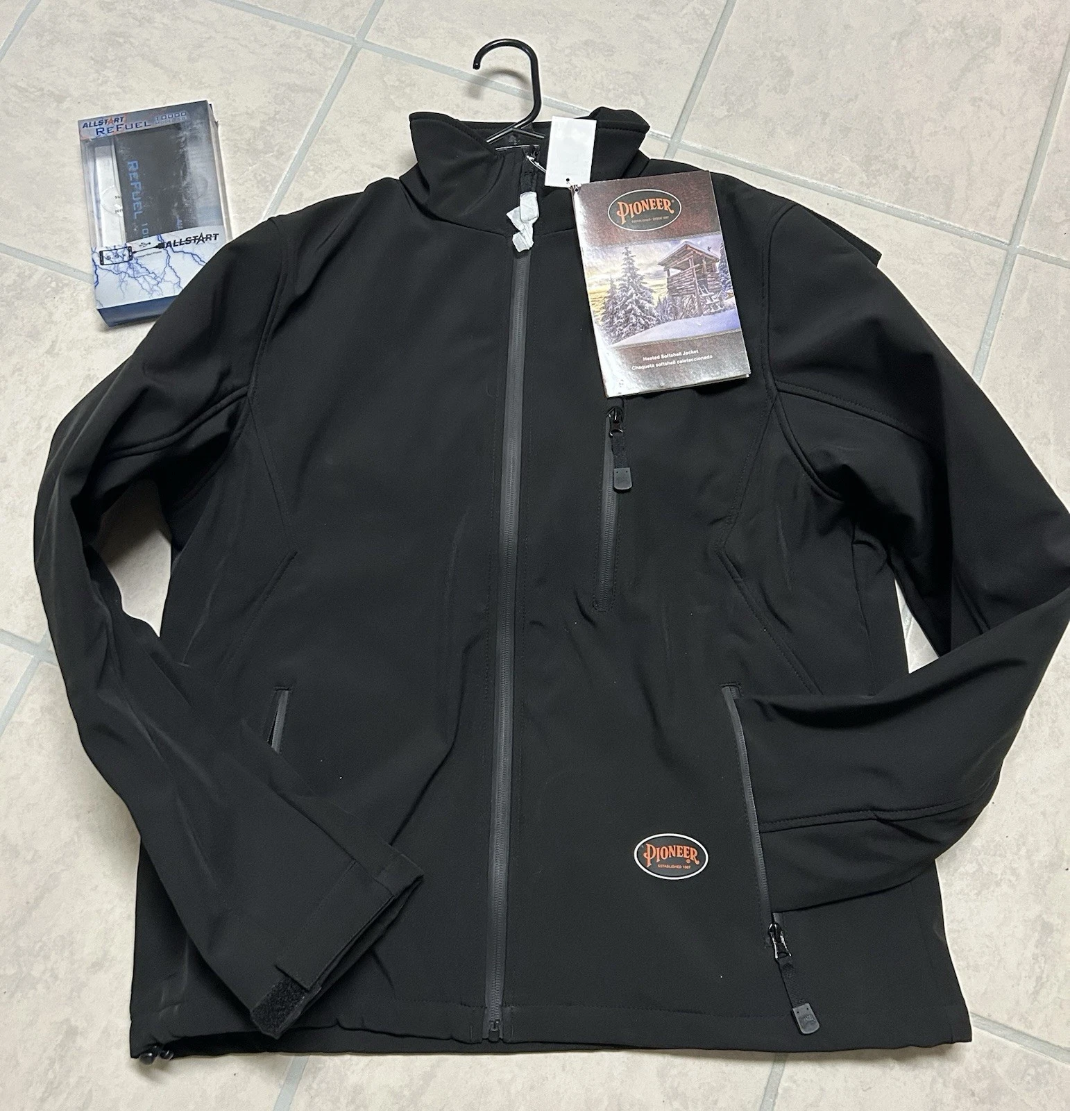 Pioneer Heated Softshell Jacket Men's LG. Black Full Zip Pockets Removable Hood