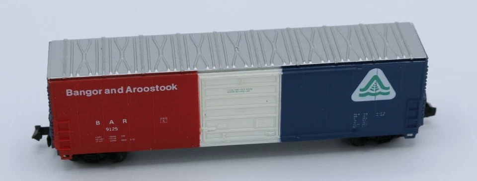 Life-Like N Scale Bangor and Aroostook Boxcar & Koppers Plastic Covered Hopper - Image 2 of 4