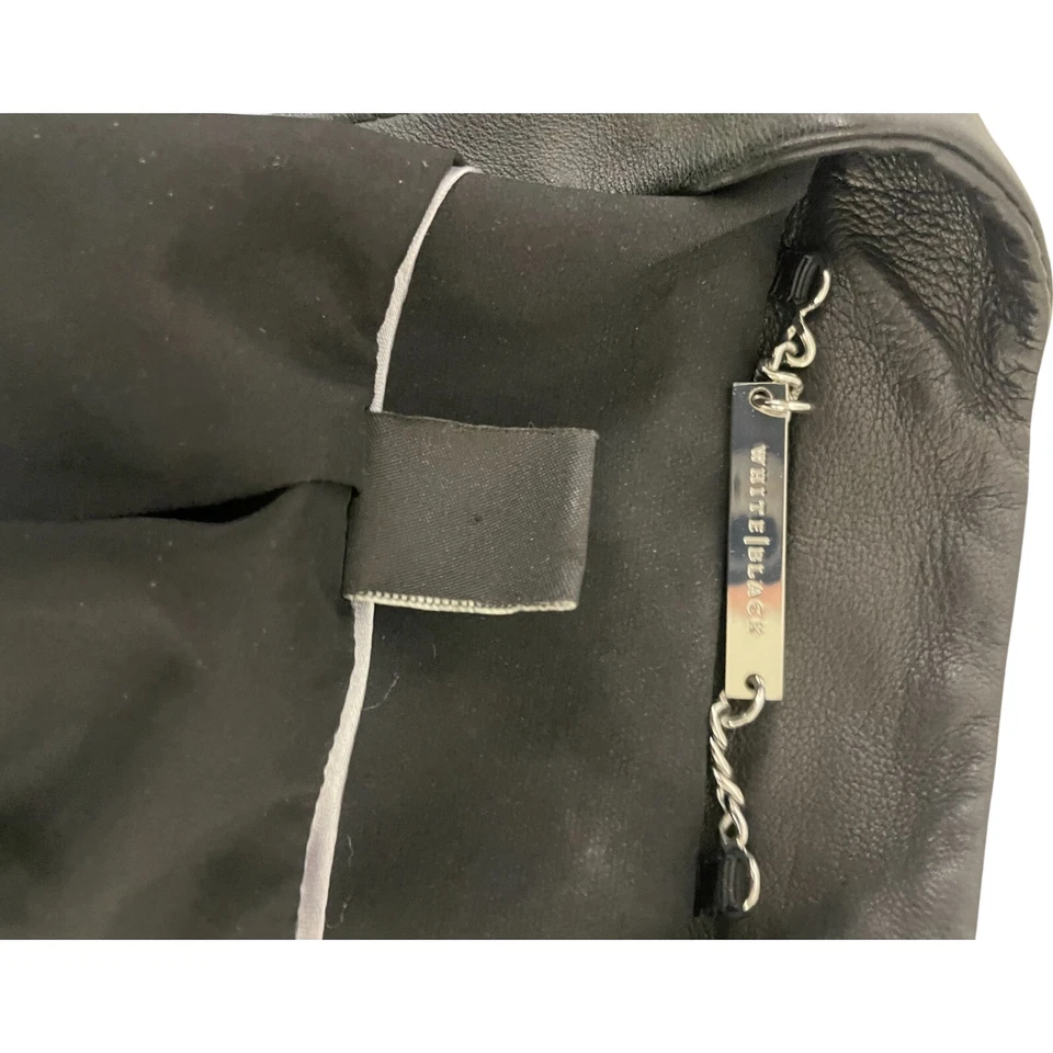 Женская кожаная куртка White House Black Market размер Small черная с оборками на молнии - Изображение 4 из 4