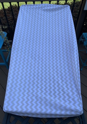 Pottery Barn Kids Crib Sheet Organic Cotton Tan & White Zig Zag Chevron Print - Picture 3 of 7