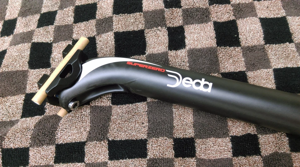 Tija de sillín de carbono completa Deda SUPERZERO 31,6 mm 350 mm Foto 2 de 4