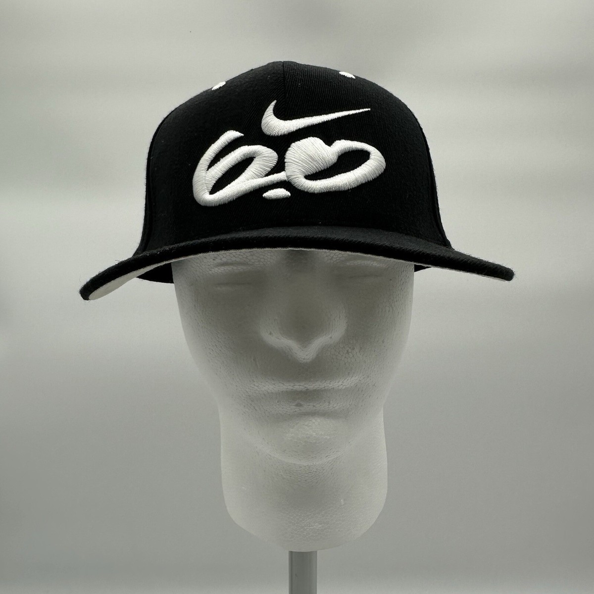 Nike 6.0 Fitted Hat S/M Small / Medium 369540-014 Flex fit Nike 6.0 Fitted Hat S/M Small / Medium 369540-014 Flex fit