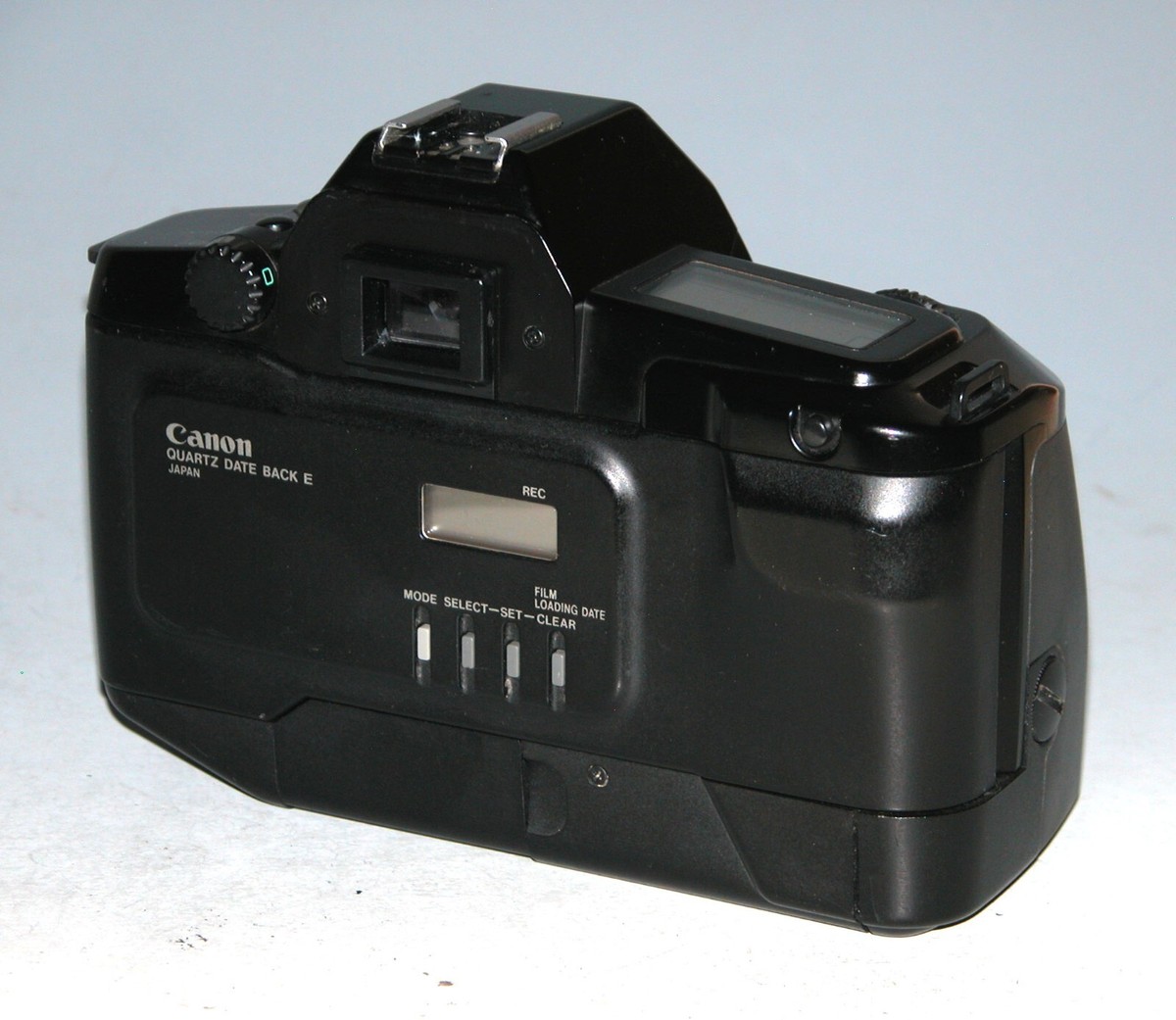Reconditioned] Canon EOS 650 35mm SLR Film Camera (Body Only