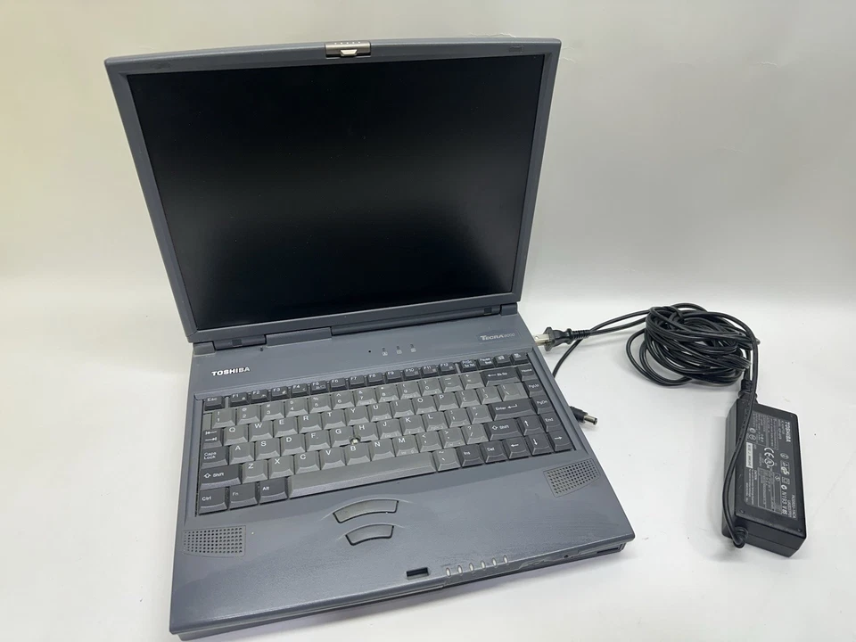 Vintage Toshiba Tecra 8000 PII 14.1" 8GB Laptop Notebook Computer Windows 98 - Image 4 of 4