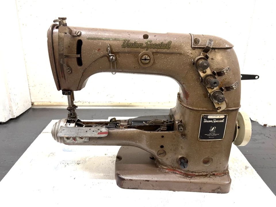 MÁQUINA DE COSER INDUSTRIAL UNION SPECIAL 33700 2 AGUJAS CILINDRO PEQUEÑO PUNTO DE CUBIERTA Foto 2 de 4