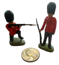 VTG Britains Ltd Hong Kong Coldstream Queens Guardsman 2 Toy Soldiers Figures