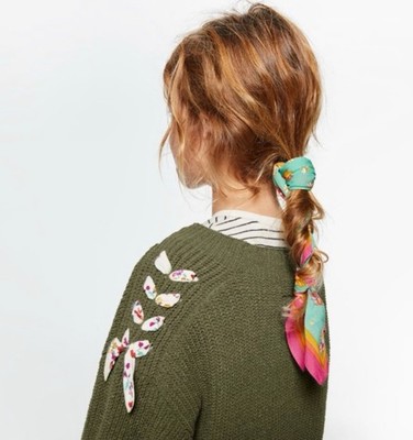 Neu ohne Etikett Zara Mädchen Micro Chenille Pullover olivgrün 10 Jahre Blumendetail 
