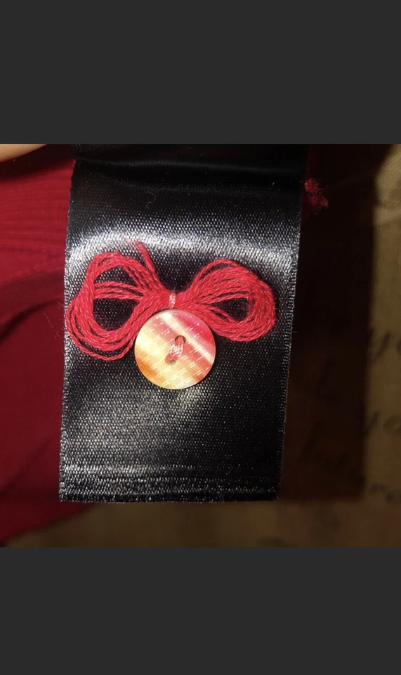 Cárdigan rojo con monograma HWR talla pequeña Anthropologie Foto 3 de 4